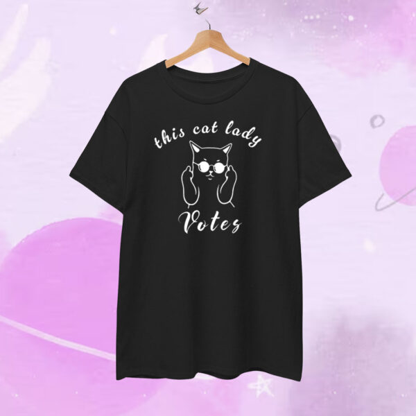 This Cat Lady Votes Childless Cat Ladies T-Shirt