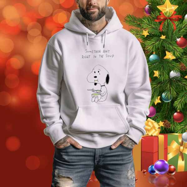 Somethin ain’t right in the soup Snoopy Peanuts Tee Shirt