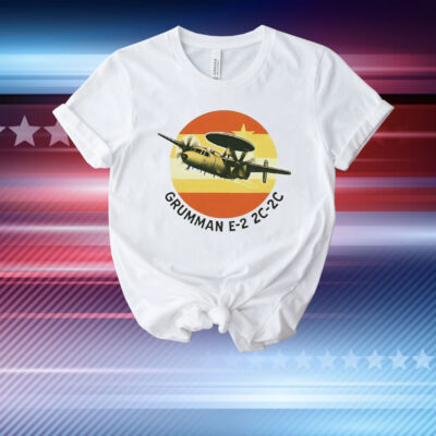 Grumman e-2 hawkeye military aircraft retro T-Shirt